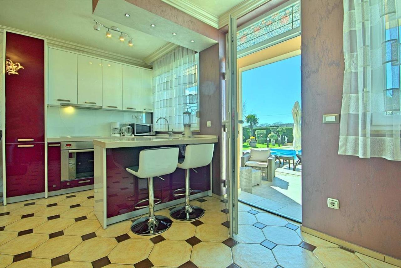 Viki, Sani, Evan, Teo, Goran Appartement Poreč