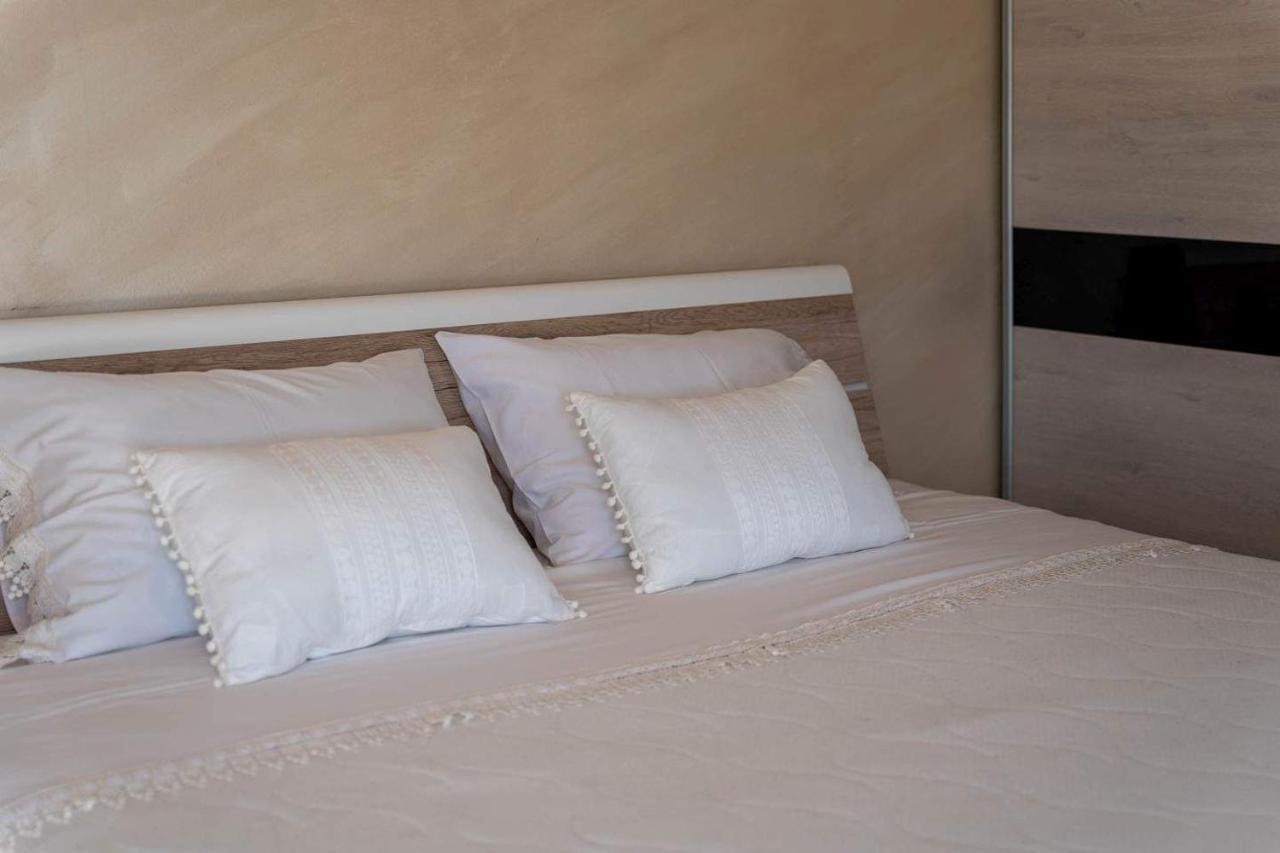 Viki, Sani, Evan, Teo, Goran Apartman Porec