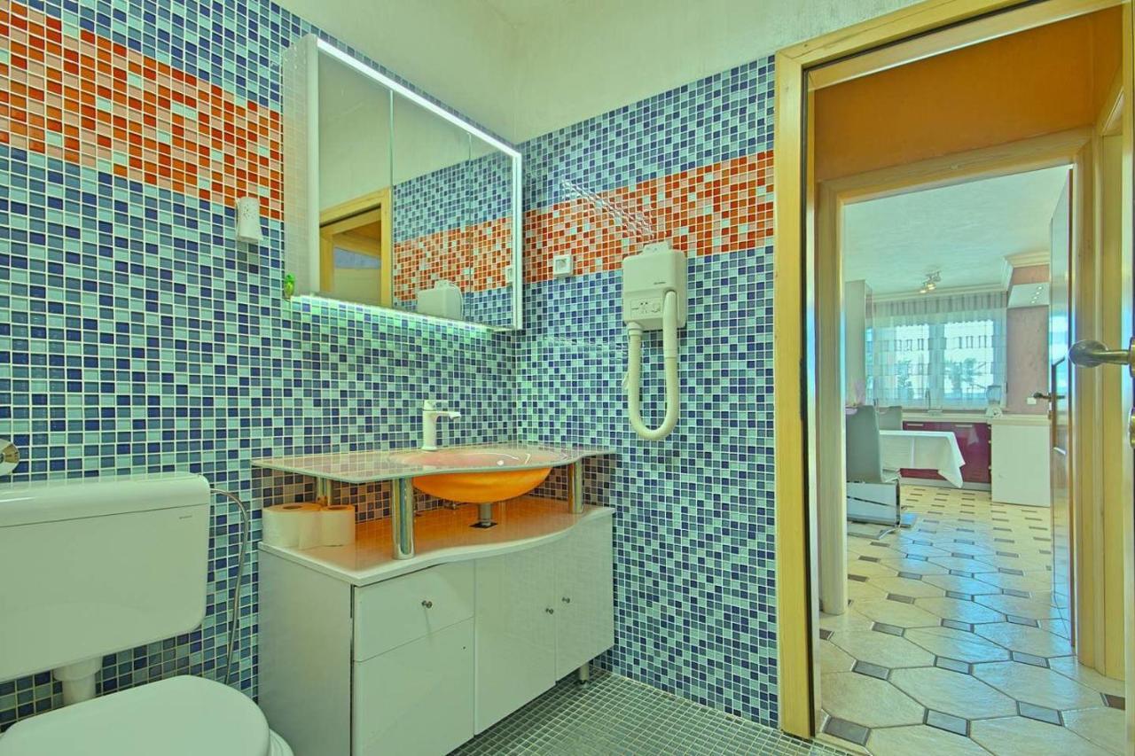 Viki, Sani, Evan, Teo, Goran Apartmán Porec
